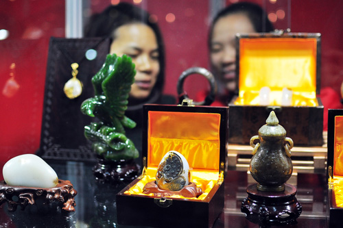图文：2012天津市迎新春珠宝玉石紫砂大型展会展品欣赏  第7张