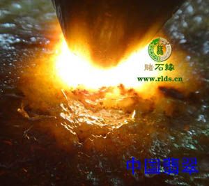 几百块的翡翠手镯中国翡翠会员收藏级翡翠原石鉴赏(一)  第3张