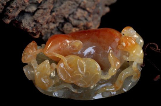 翡翠俏雕雅致传神(图)  第1张