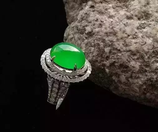 正阳绿、秧苗绿、奶奶绿、晴水绿，翡翠有多少种绿？  第5张