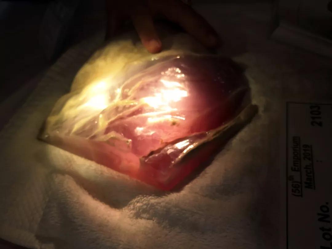 为什么玻璃种翡翠最贵翡翠有红绿黄紫白黑，但粉色呢？粉色翡翠有多美？真实存在吗？  第13张