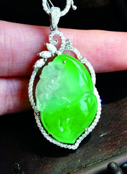 翡翠鉴定评估拍卖女人今夏戴翡翠怎么看怎么美  第2张