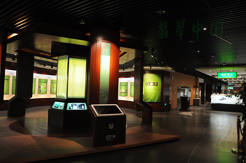 a货三色翡翠手镯价格瑞丽珠宝翡翠博物馆即将开放  第14张