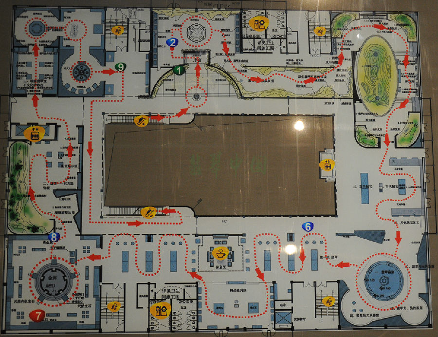 a货三色翡翠手镯价格瑞丽珠宝翡翠博物馆即将开放  第8张