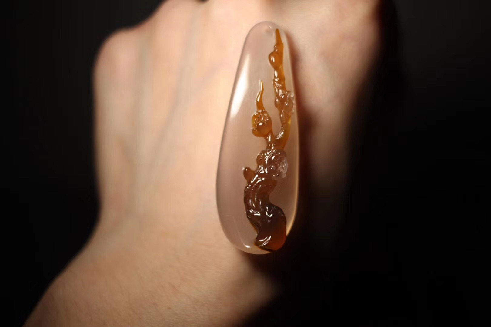 阿拉善沙漠上的糖心玛瑙，雕刻之后太有意思了，真想一口吃掉  第13张