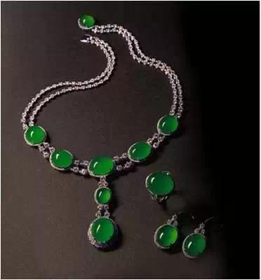 缅甸翡翠手把件价格翡翠的“绿色”居然有5大类16种，你知道吗？这下终于看懂了  第3张