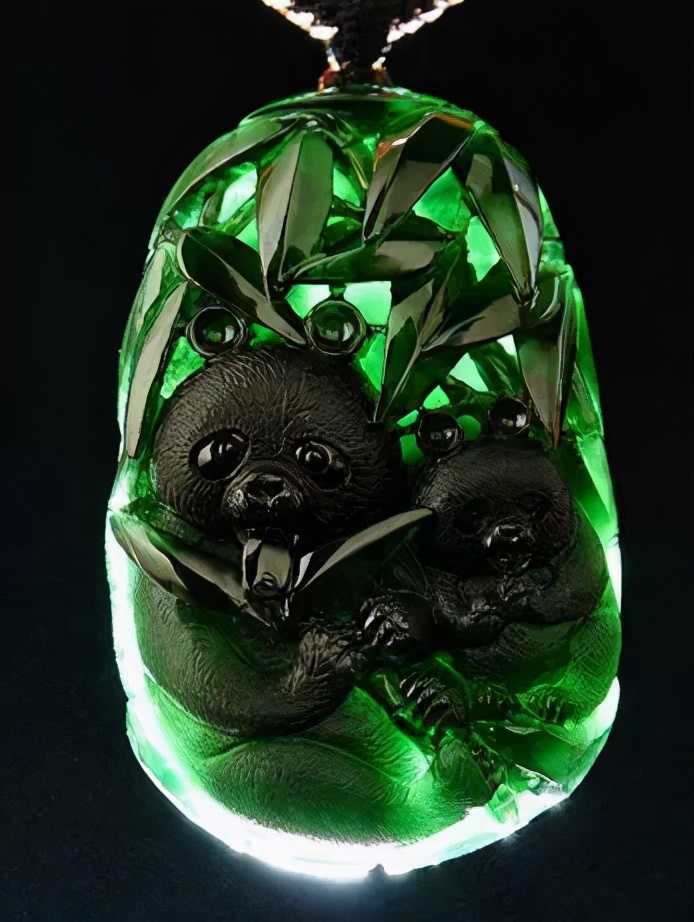 翡翠中的黑色与绿色是什么关系？真长见识了  第4张