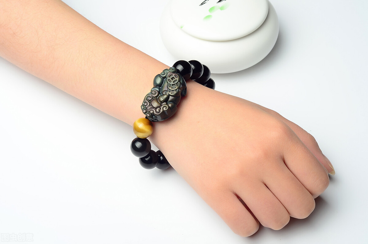 黑色玉石不受欢迎？佩戴这几种黑色玉石都有很好的效果  第4张