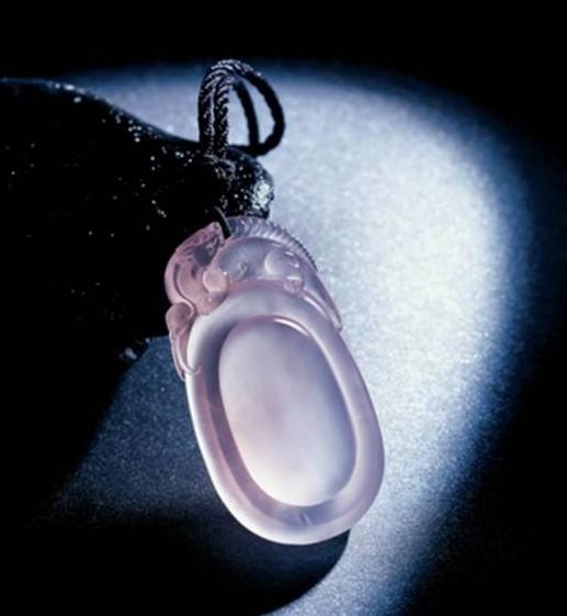 翡翠购买细数世间罕见的翡翠极品 教你鉴别顶级翡翠真容  第7张