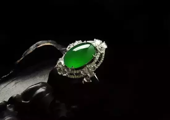 正阳绿、秧苗绿、奶奶绿、晴水绿，翡翠有多少种绿？  第3张