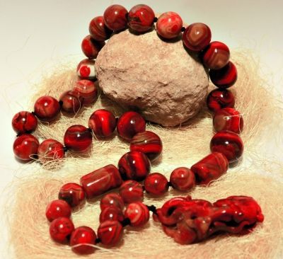 翡翠白手镯战国红玛瑙：投资收藏机遇  第2张