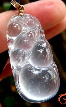 晶莹剔透的玻璃种翡翠（图）  第4张