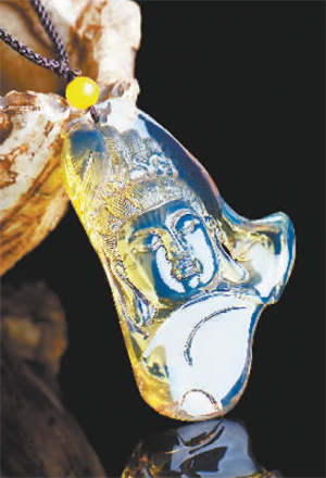 翡翠豆种的价位蓝珀价格涨幅高达百倍  第2张