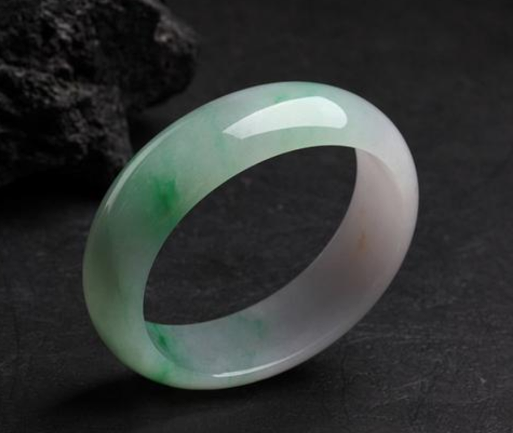 2021年是买翡翠的好时机吗？  第16张