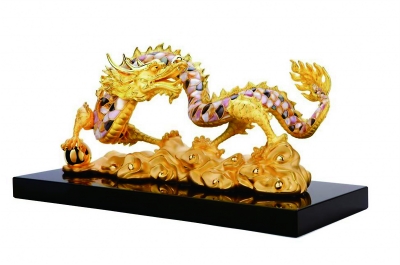 缅甸翡翠哪个场口好上海国际珠宝展奠定行业风向标 "亿元手镯"亮相(图)  第2张