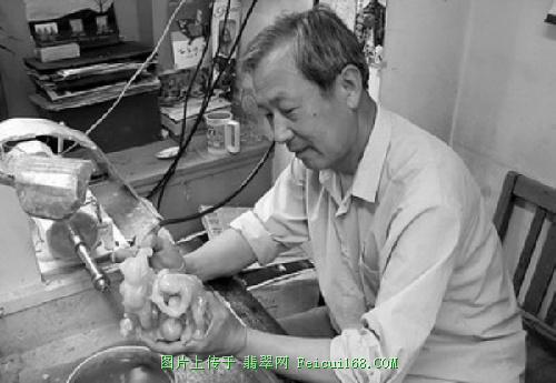 春带彩翡翠a货美玉非天成　妙手巧雕琢【组图一】  第3张