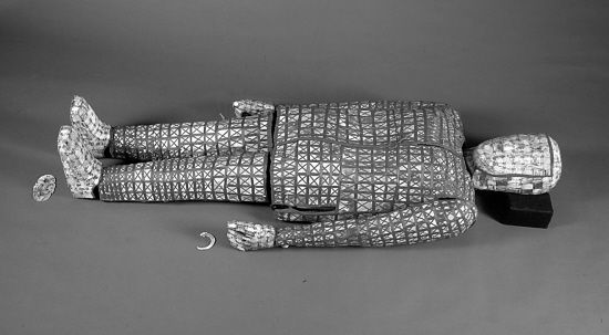 还原两千年前丝缕玉衣(组图)  第3张