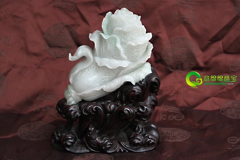 金玉满堂翡翠白菜摆件 如何选购翡翠白菜  第2张