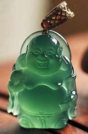 玉中极品：翡翠带给您清凉通透之美  第1张