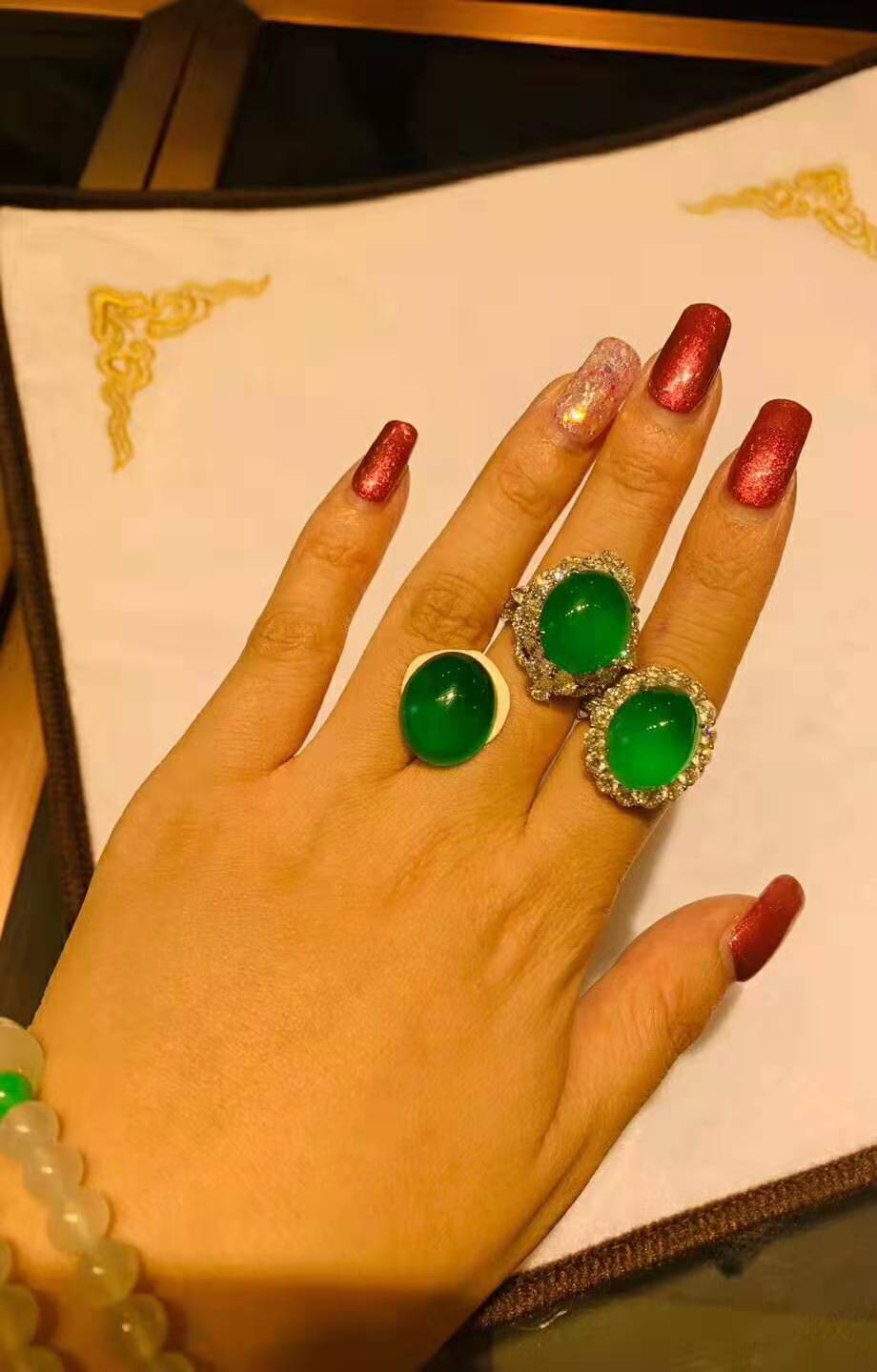 翡翠冰种原石明料翡翠中的极品帝王绿，动不动就是天价，怎么识别才能认清楚呢？  第4张