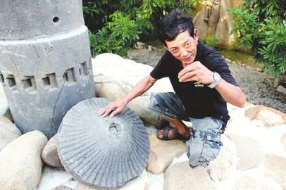 翡翠手镯怎么选六旬翁建私人博物馆耗尽积蓄欠债600万