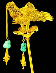 翡翠挂件上蛇形图昭仪翠屋优雅绽放鄂尔多斯珠宝展  第3张