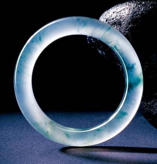 图揭各种颜色顶级翡翠品鉴（组图）  第2张