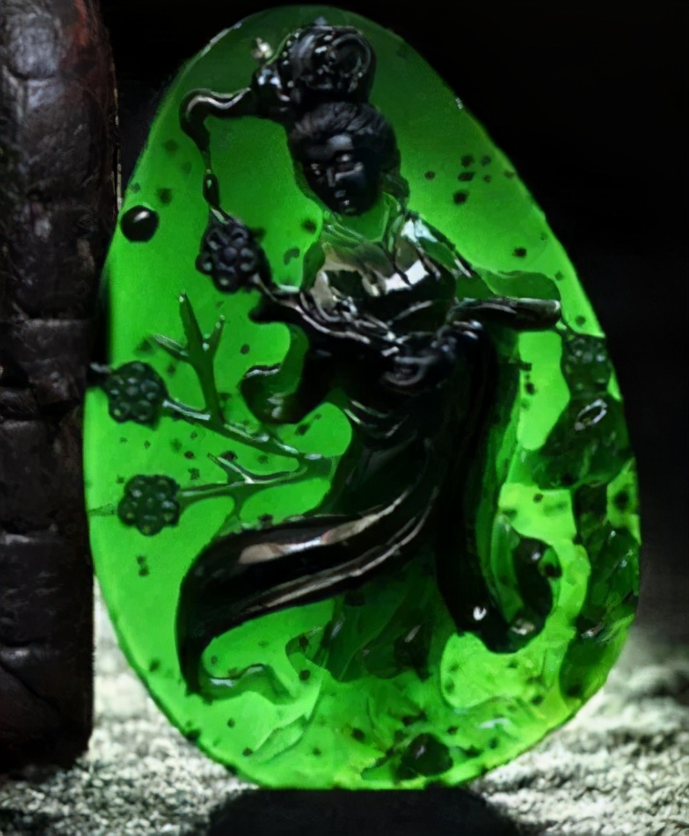 翡翠中的黑色与绿色是什么关系？真长见识了  第3张