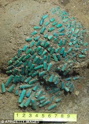 玛雅国王墓穴中发现一个翡翠人  第2张