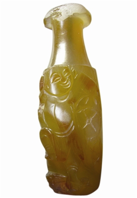 白底黄翡翠玛瑙艺术品最大的特点在于其颜色的多样  第2张