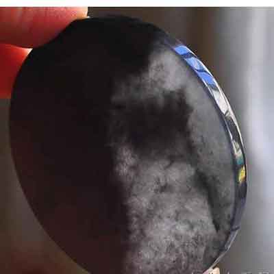 翡翠有黑色的吗？  第2张