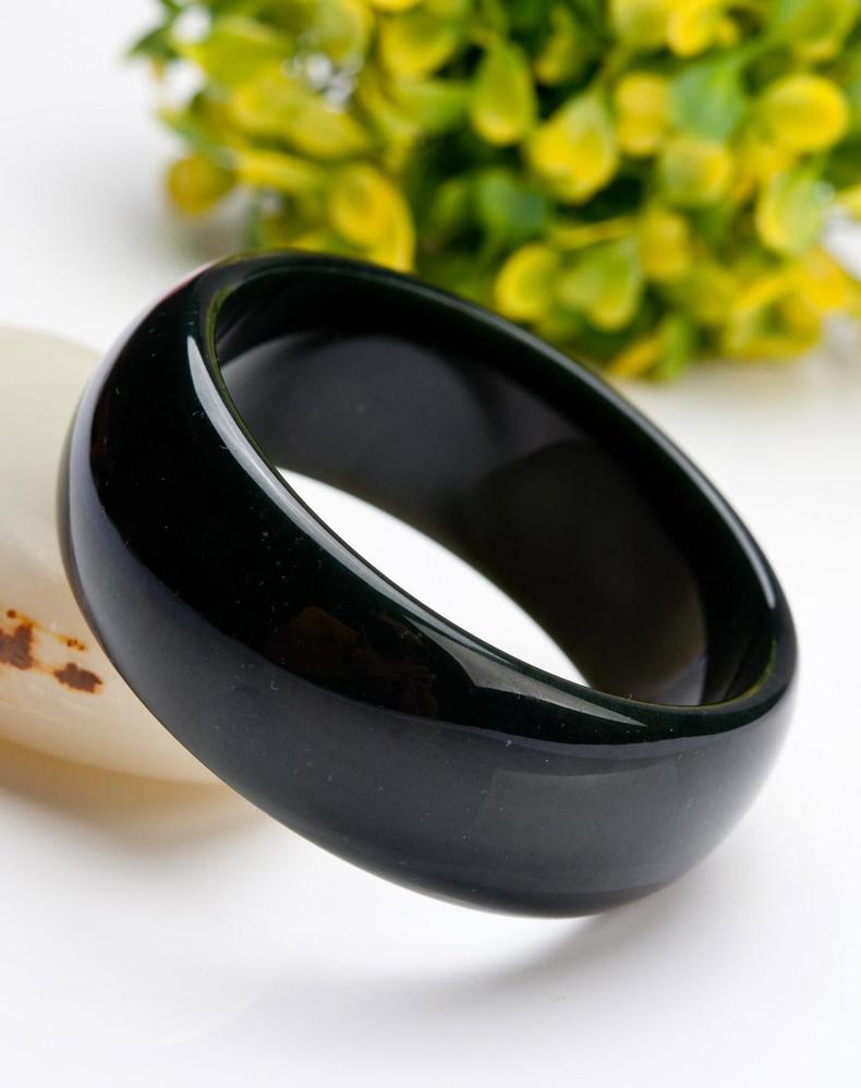 黑色翡翠的辨别及其相似玉种鉴定  第6张