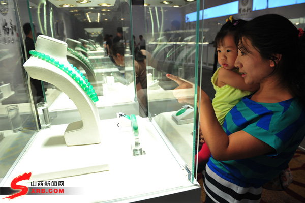 价值近百亿翡翠精品亮相太原（多图）  第6张