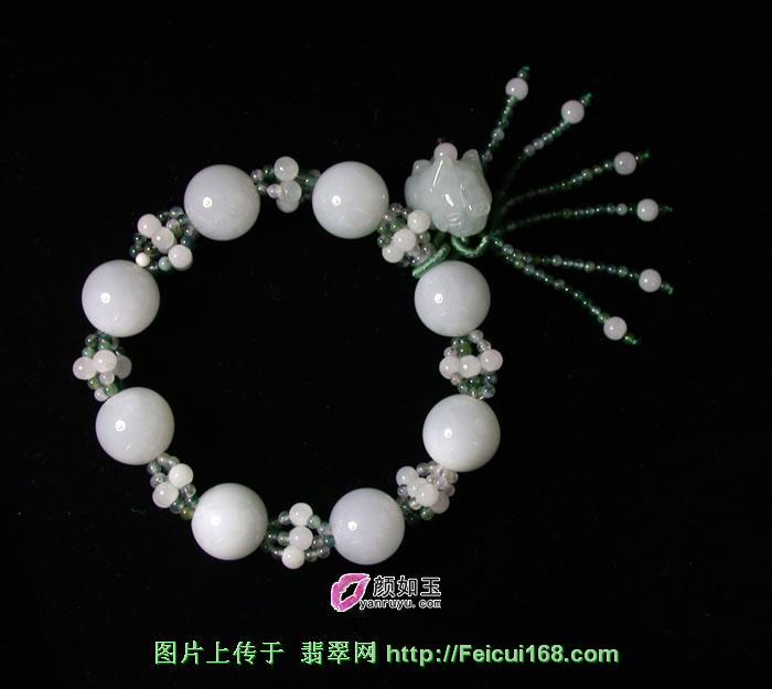 玻璃种翡翠里有纹路吗一丝清凉 翡翠饰品欣赏（图一）  第3张