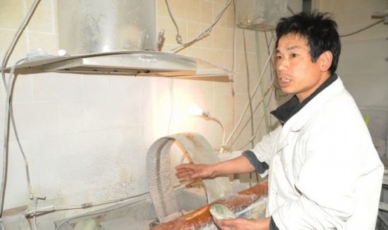 亲身经历翡翠赌石 50元切一刀  第10张