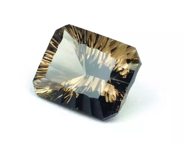 半绿半白翡翠手镯你不可不知的水晶知识大全  第7张