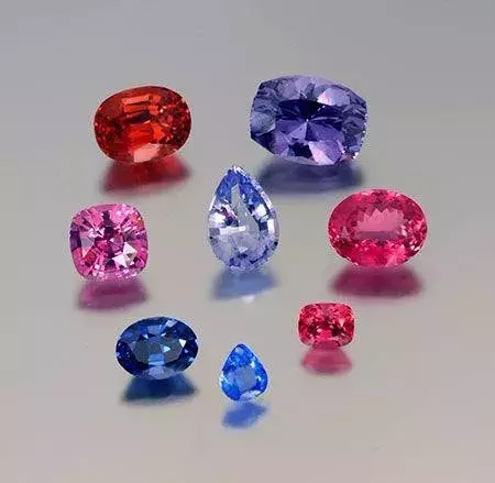 哪种绿翡翠手镯好如果矿物会说话——尖晶石  第6张