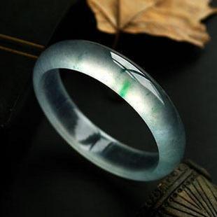 图文教你如何评估翡翠手镯的价值  第16张