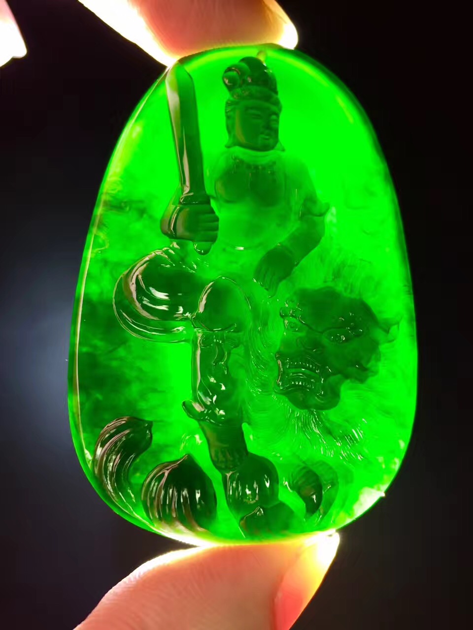 这黑乎乎的东西可能价值不菲——墨翠  第5张