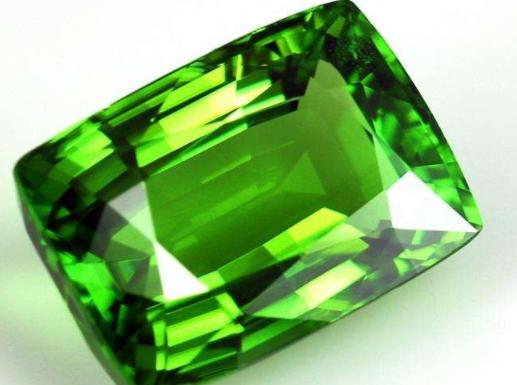 除了祖母绿，这十八种珍稀绿宝石你见过几种  第7张