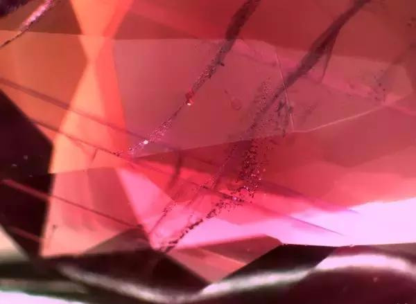 什么是冰种翡翠一般多少钱红宝石的内部特征你见过哪些？  第15张