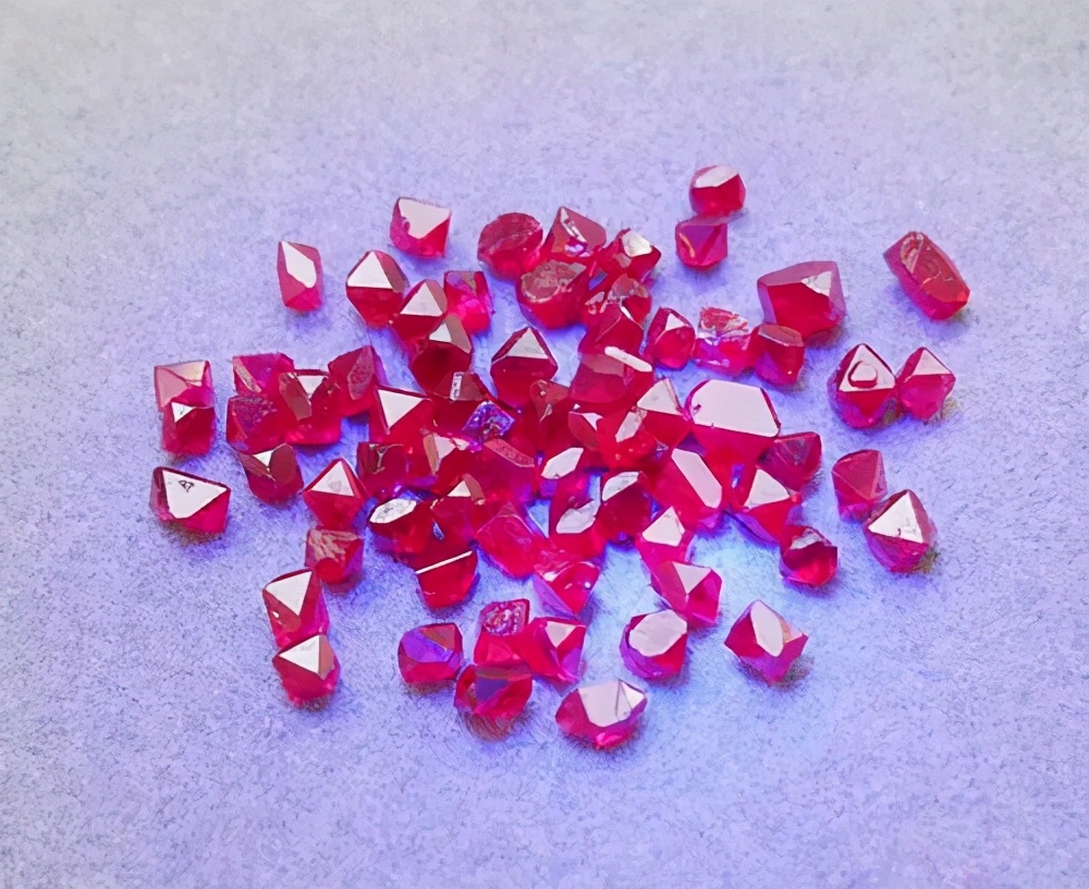 红色尖晶石：低调的“霸主”  第11张