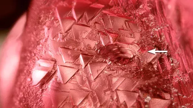 哪种绿翡翠手镯好如果矿物会说话——尖晶石  第11张