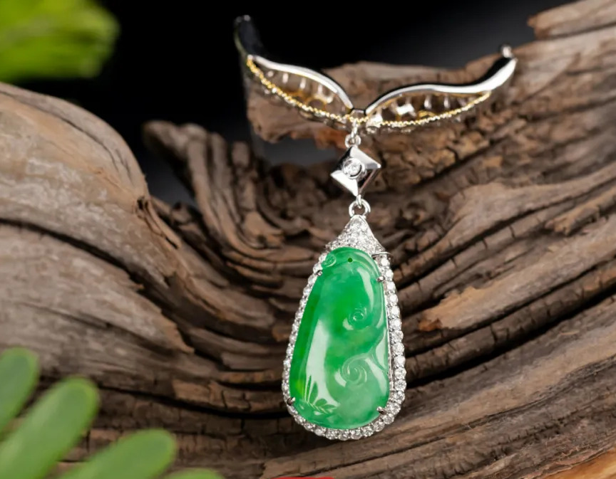 缅甸树化玉原石何为翡翠？翡翠怎样保养，水头更好？  第2张