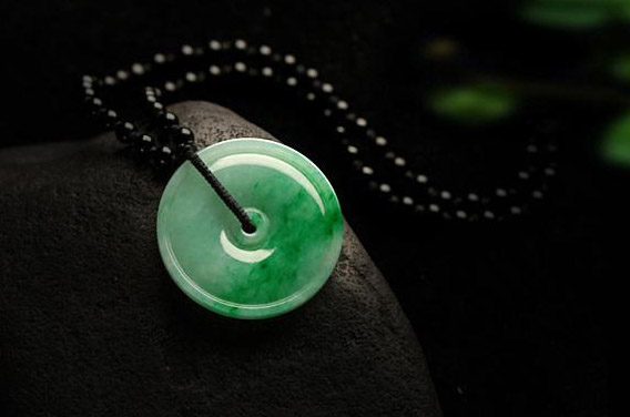 翡翠的价值到底由谁决定的？  第3张