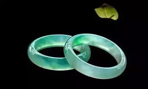 翡翠原石能作假吗说一说翡翠的价值，给你收藏翡翠的理由  第2张