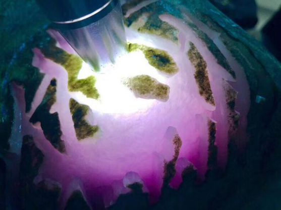 如何鉴别翡翠的真对翡翠不够了解？这里有关于翡翠的全面知识，看完就是小行家了！  第2张