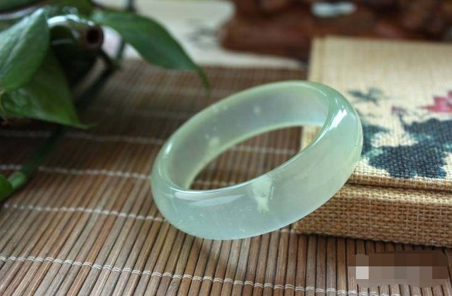 岫玉的种类与发展  第5张