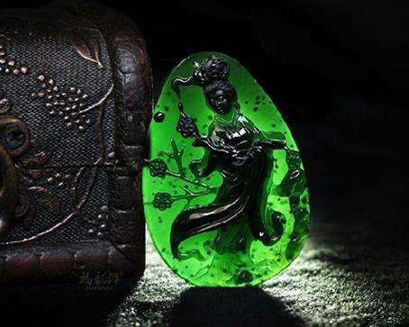 西安 翡翠手镯毛料墨翠真的越黑越好吗？  第5张