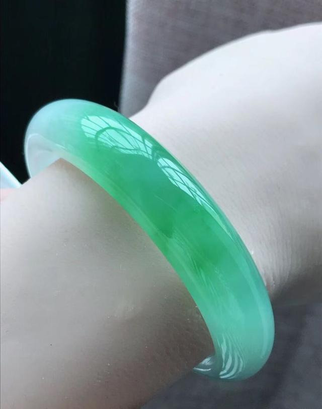 翡翠镯子的价值怎么看？  第6张